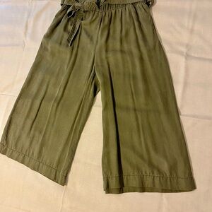 Olive Green Wide Leg Cropped Pants